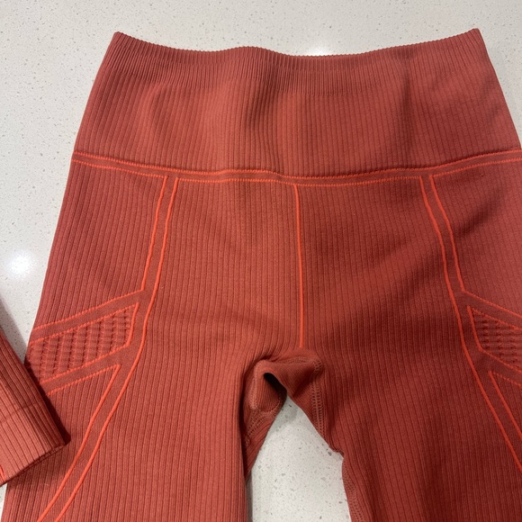 Fabletics Seamless Workout Set (Terracotta/Rustic) - Picture 3 of 7